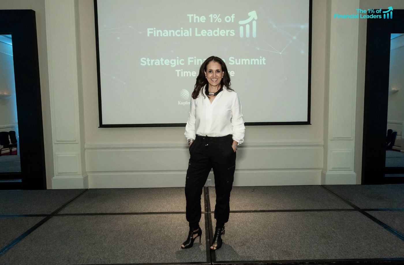 Bárbara Castro en el escenario del 1% of Financial Leaders Summit