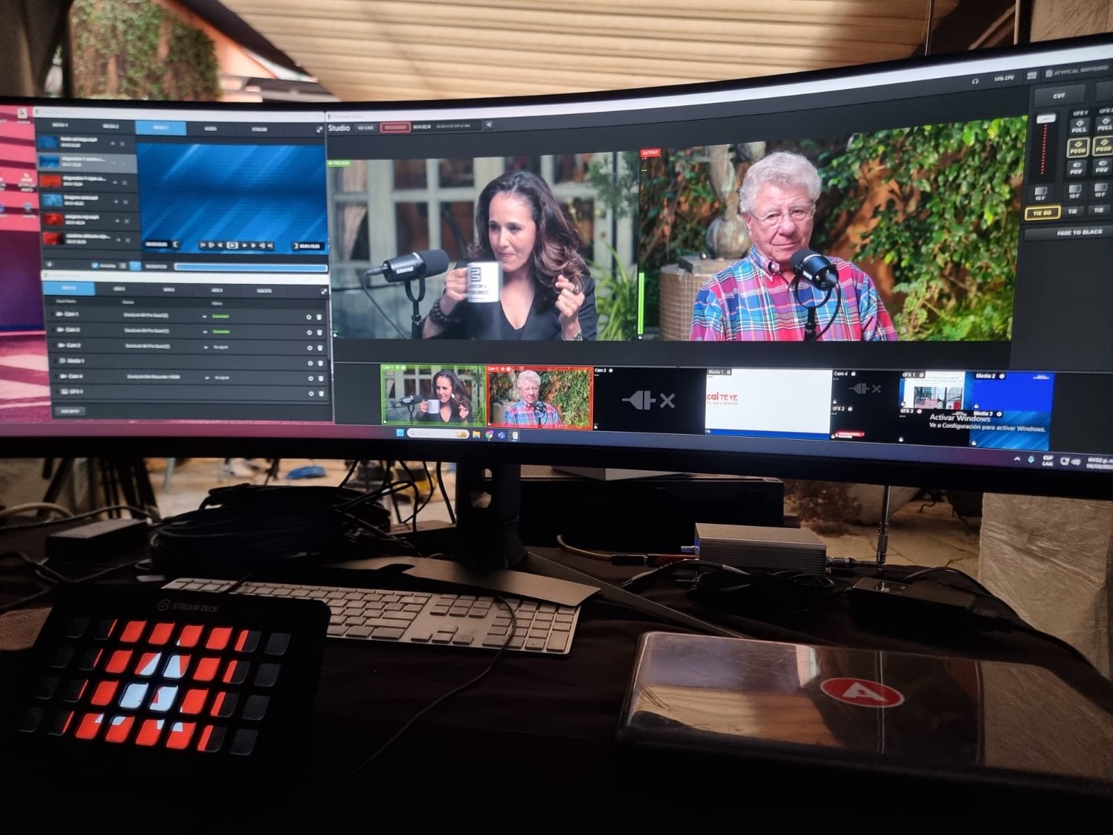 Bárbara Castro grabando con Carlos Alazraki